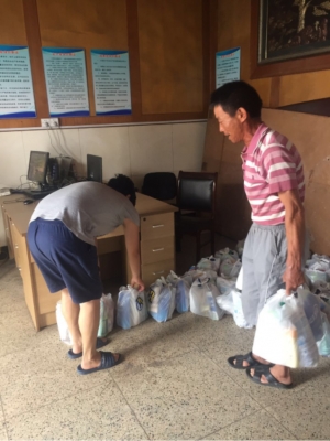 三伏高温送清凉  致敬一线华体会体育（中国）官方网站人