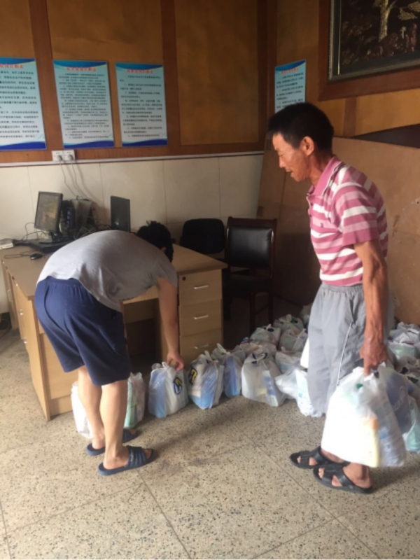 三伏高温送清凉  致敬一线华体会体育（中国）官方网站人